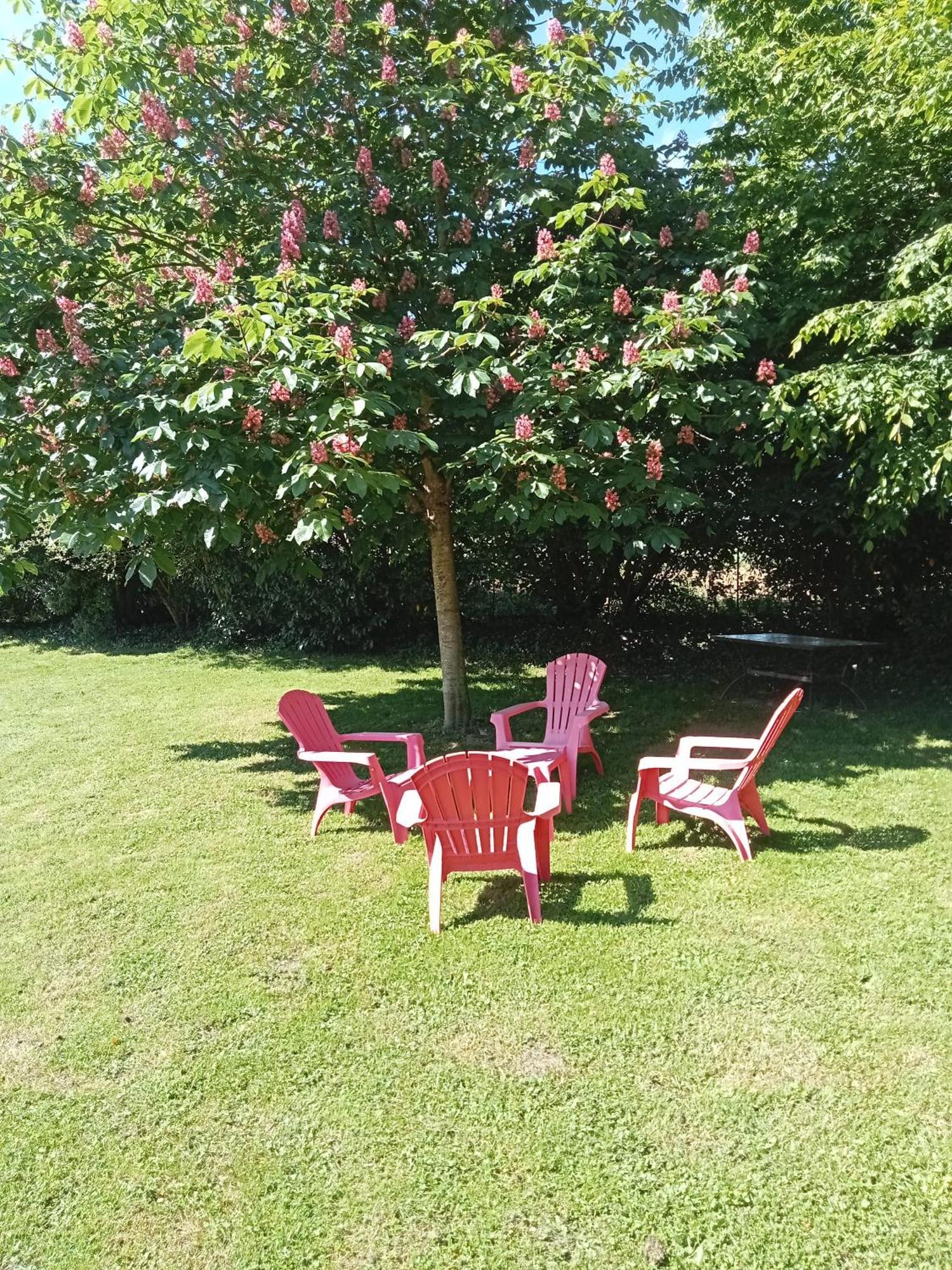 Bed and Breakfast La Haye Georget Feneu Экстерьер фото
